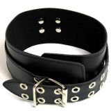 Black wide collar