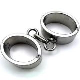 Mens elipsoobraznoj handcuffs