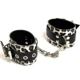 Leopard handcuffs