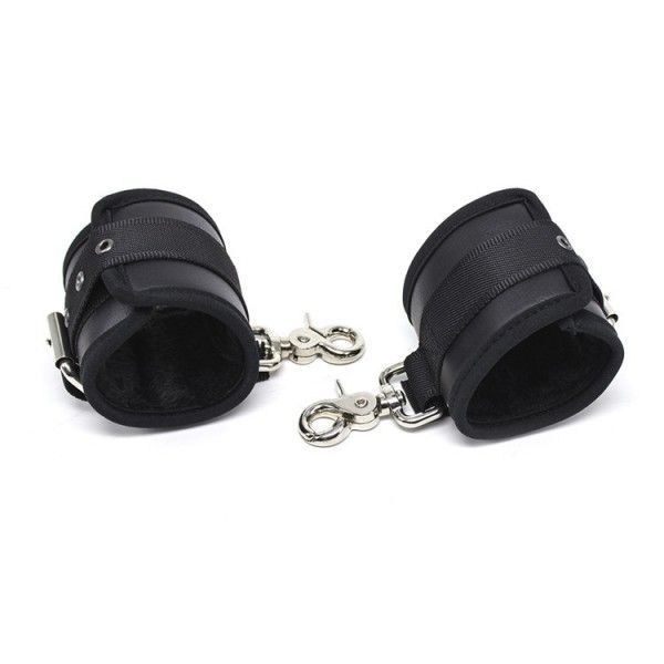 Черные кожаные наручники из эко кожи шырокие Leather Safe Handcuff. Артикул: IXI14227