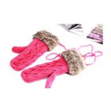 Warm knitted gloves