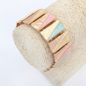 Bracelet with a geometric print. Артикул: IXI39888