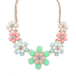Necklace with multi-colored flowers. Артикул: IXI39937