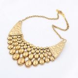 Elegant gold necklace