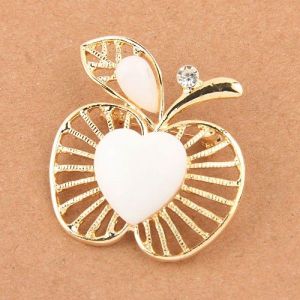 Brooch - White Apple. Артикул: IXI39981