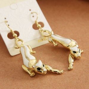 Earrings in the form of a crouching leopard. Артикул: IXI40157