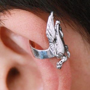 Earring in the shape of a Pegasus. Артикул: IXI40188