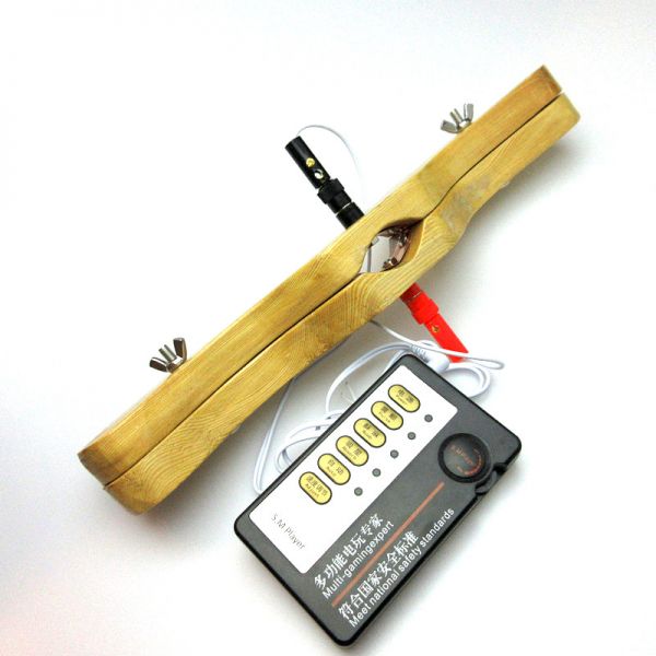 Electro-sex wooden penis / scrotum clamp - S. Артикул: IXI51617