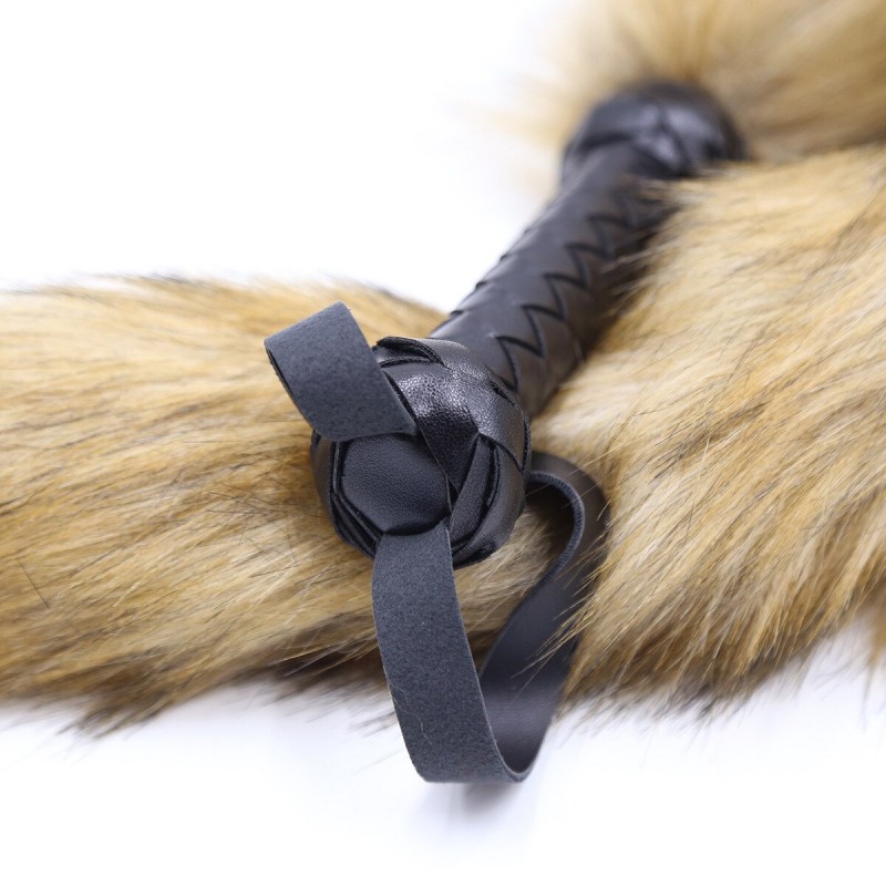 Коричневый меховой хвост лисицы с рукояткой Fox Tail Whips. Артикул: IXI58267
