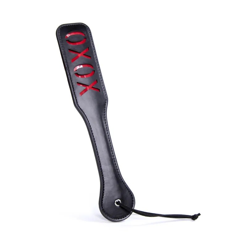 Шлепалка с удобной рукояткой Leather Whips XOXO Black. Артикул: IXI62640