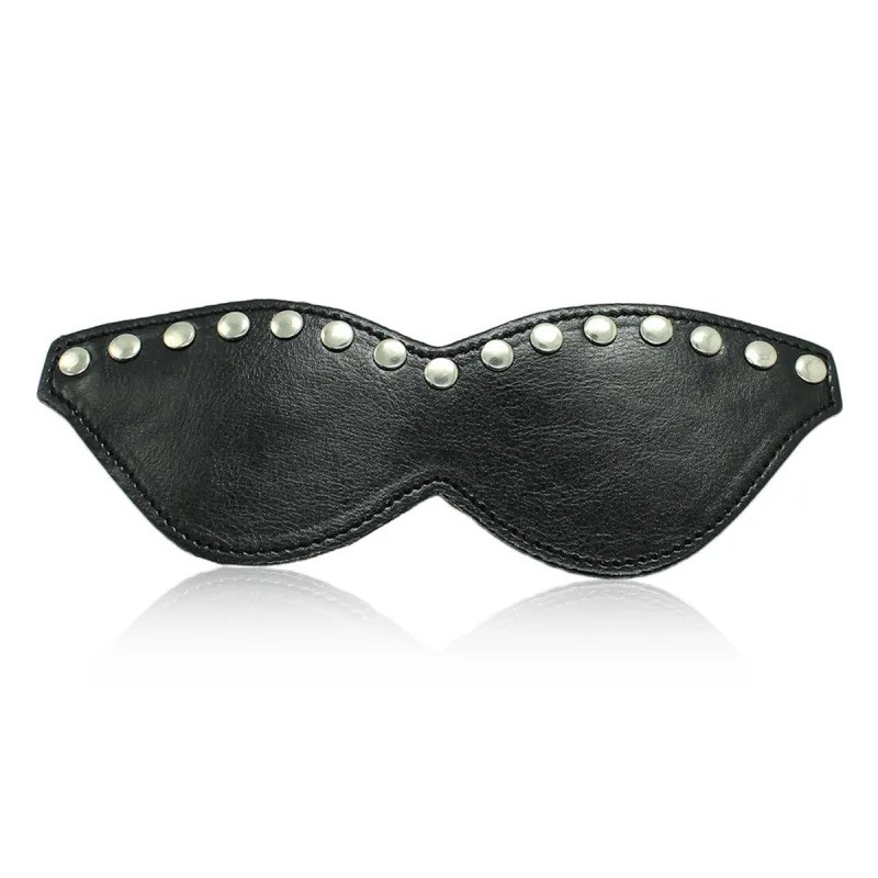 Маска игровая черная с заклепками Blindfold Fionissa. Артикул: IXI62844