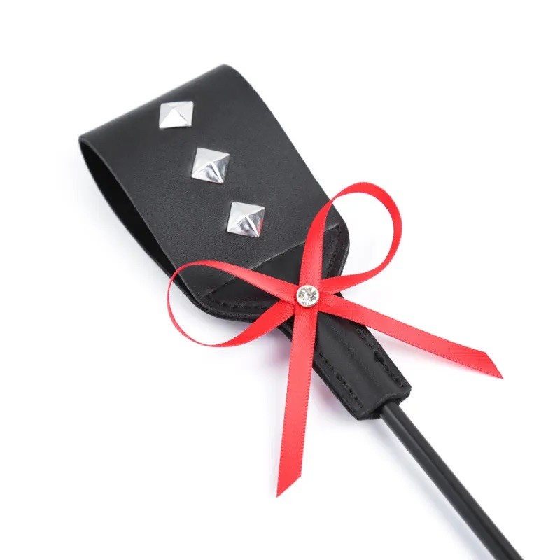 Black Whip With Red Bow Leather Cane. Артикул: IXI62880
