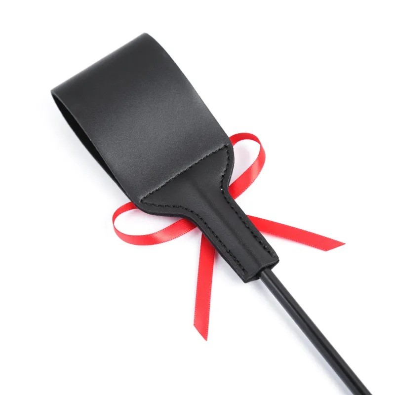 Black Whip With Red Bow Leather Cane. Артикул: IXI62880