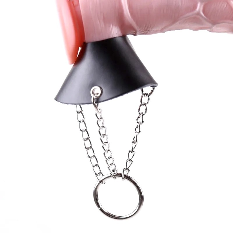 Черный фиксатор на мошонку для подвешивания грузов Cock Strap. Артикул: IXI62892