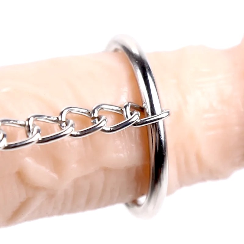 Черный фиксатор на мошонку для подвешивания грузов Cock Strap. Артикул: IXI62892