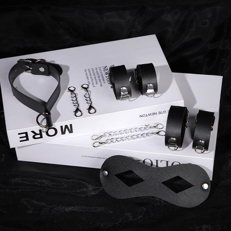 White Teddy Bear In BDSM Bondage Gift Toy. Артикул: IXI64508